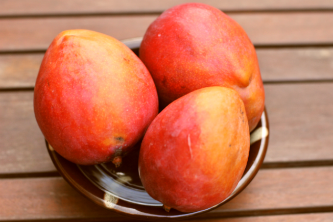 Mango: Nutrition, Health Benefits, and How to Eat It